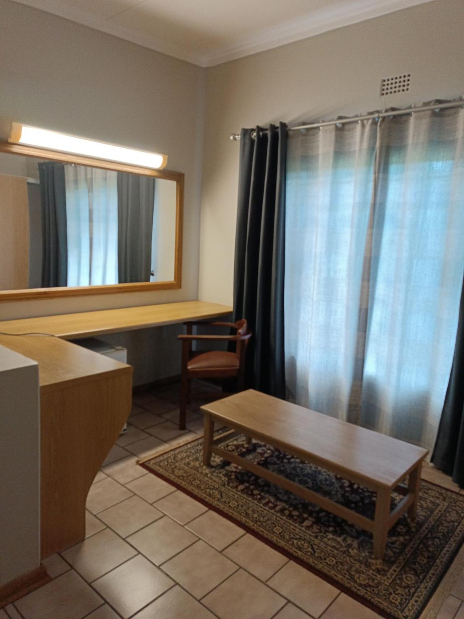 Pecan Farm Guesthouse Луис-Тричард Экстерьер фото