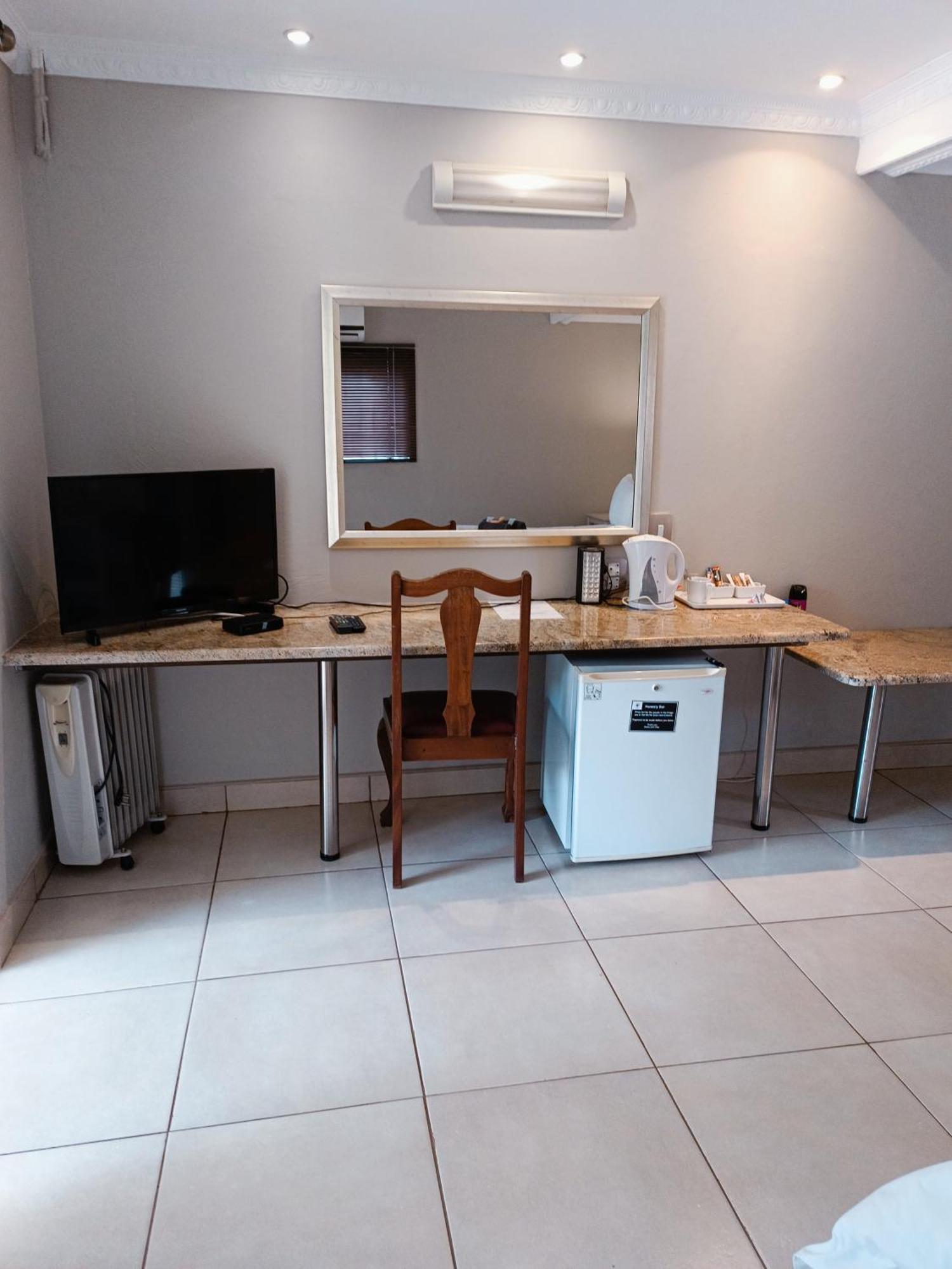 Pecan Farm Guesthouse Луис-Тричард Экстерьер фото